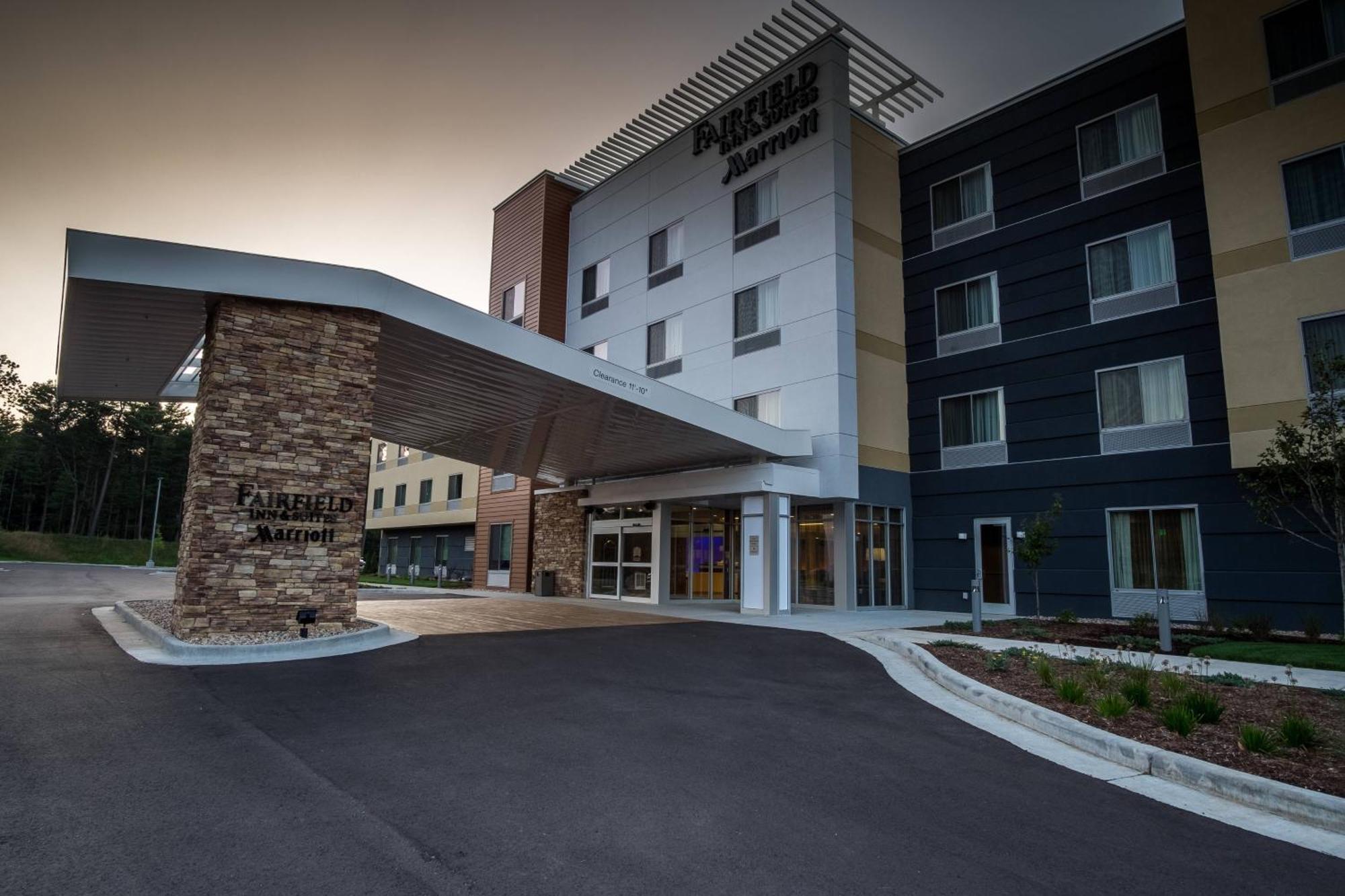 Fairfield Inn & Suites By Marriott Wisconsin Dells Lake Delton Экстерьер фото